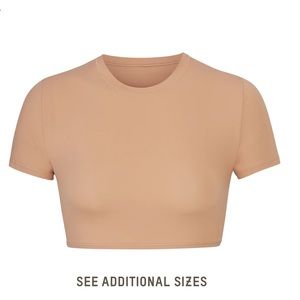 SKIMS Fits Everyone Cropped T-Shirt